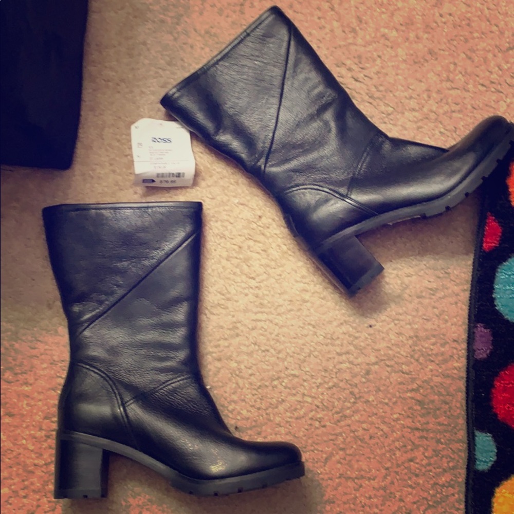 UGG Leather boots!! Never worn!